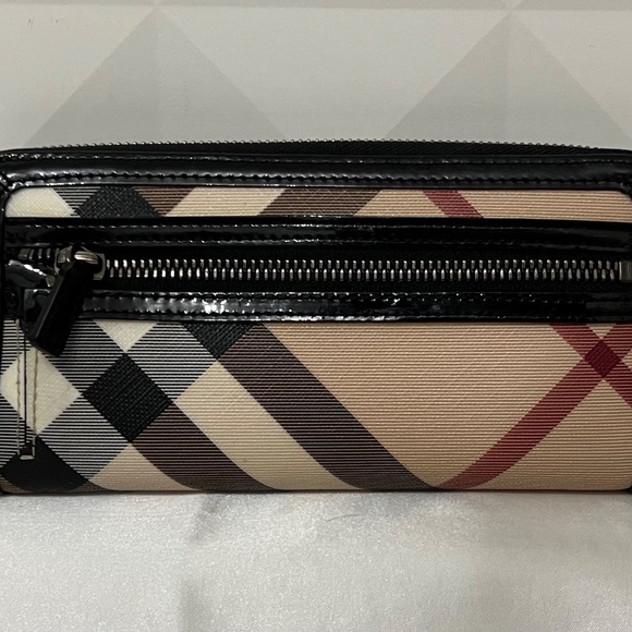 Burberry Tote, Wallet, Travel Pouch - Picture 8 of 16